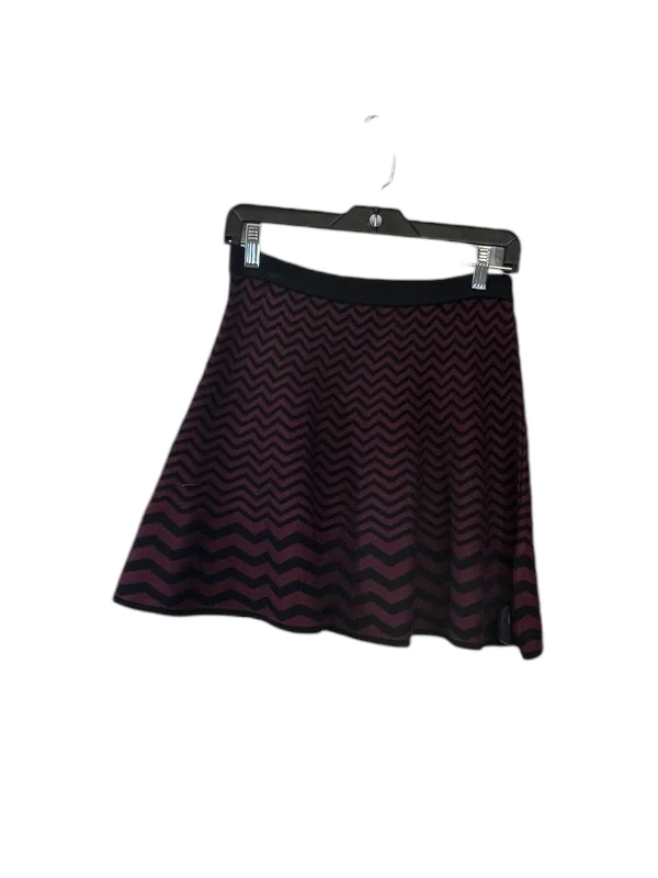 Skirt Mini & Short By Romeo And Juliet In Black & Red, Size: M Vintage Mini Skirt