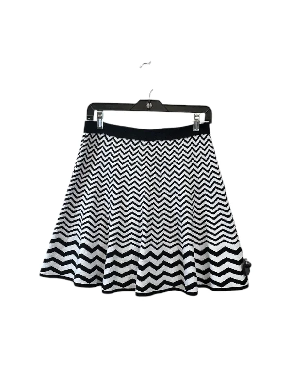 Skirt Mini & Short By Romeo And Juliet In Black & White, Size: M Mini Skirt with Belt