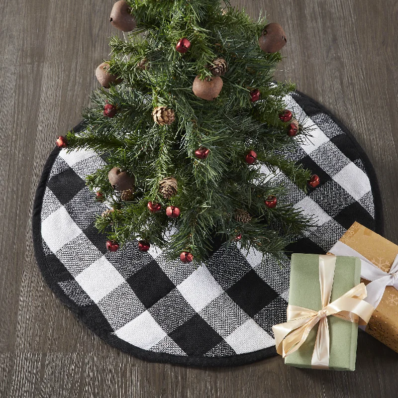 Annie Black Check Tree Skirt 24